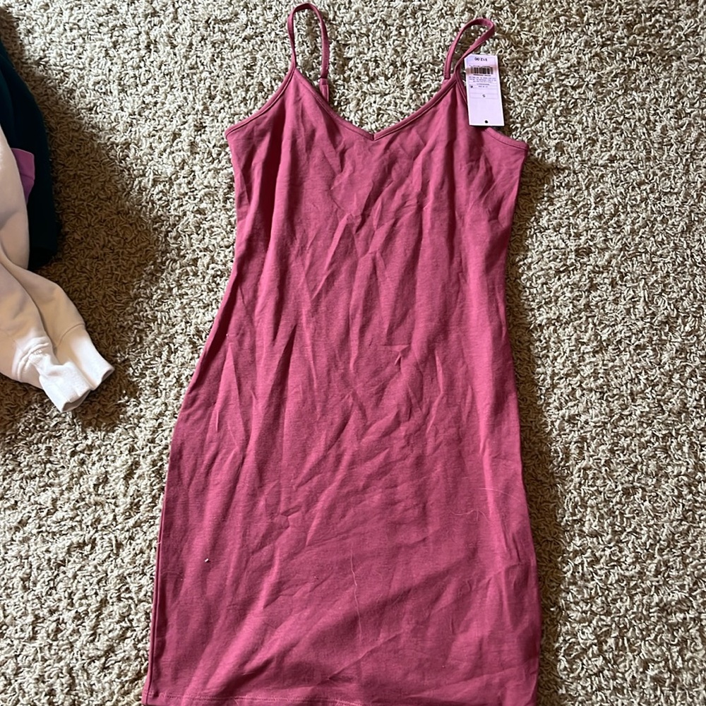Cute maroon mini dress (never worn)